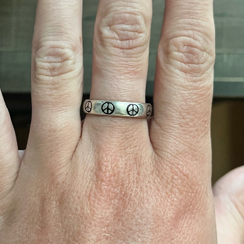 Peace sign ring